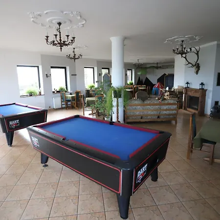 Adampol Inn *