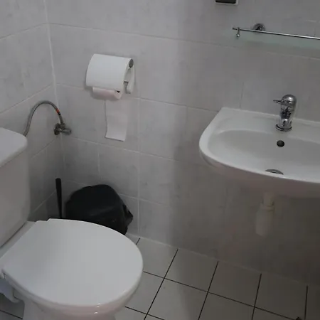 Inn Adampol Pokoje Strumien