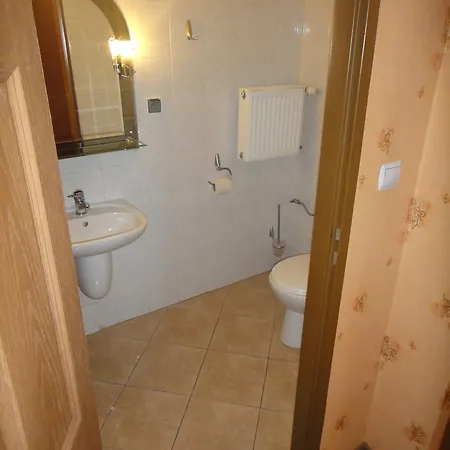Inn Adampol Pokoje