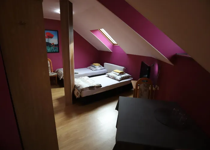 Adampol Han/Misafirhane Strumien