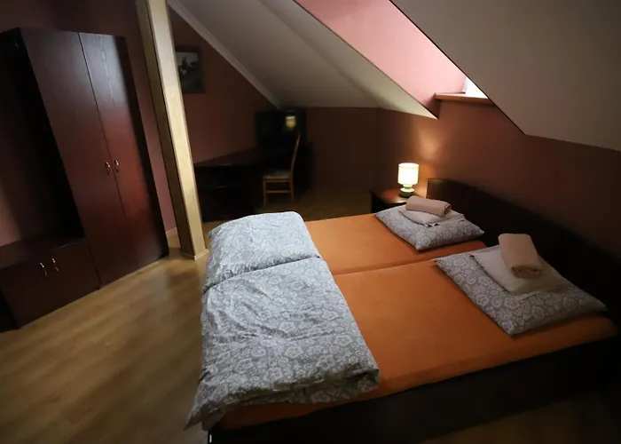 Adampol Han/Misafirhane Strumien