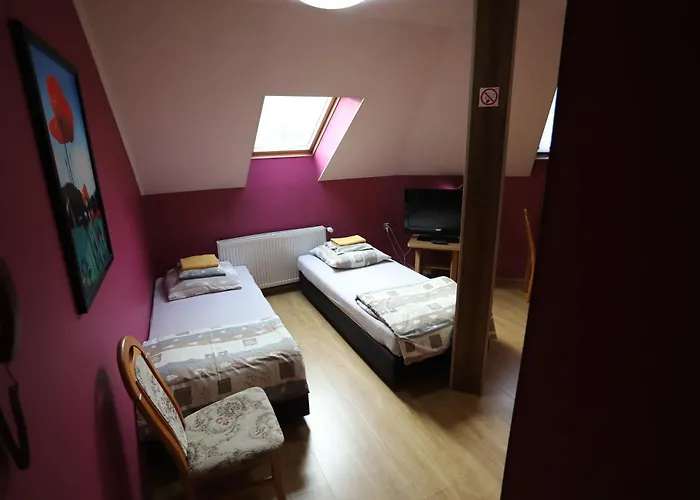 Adampol Han/Misafirhane *